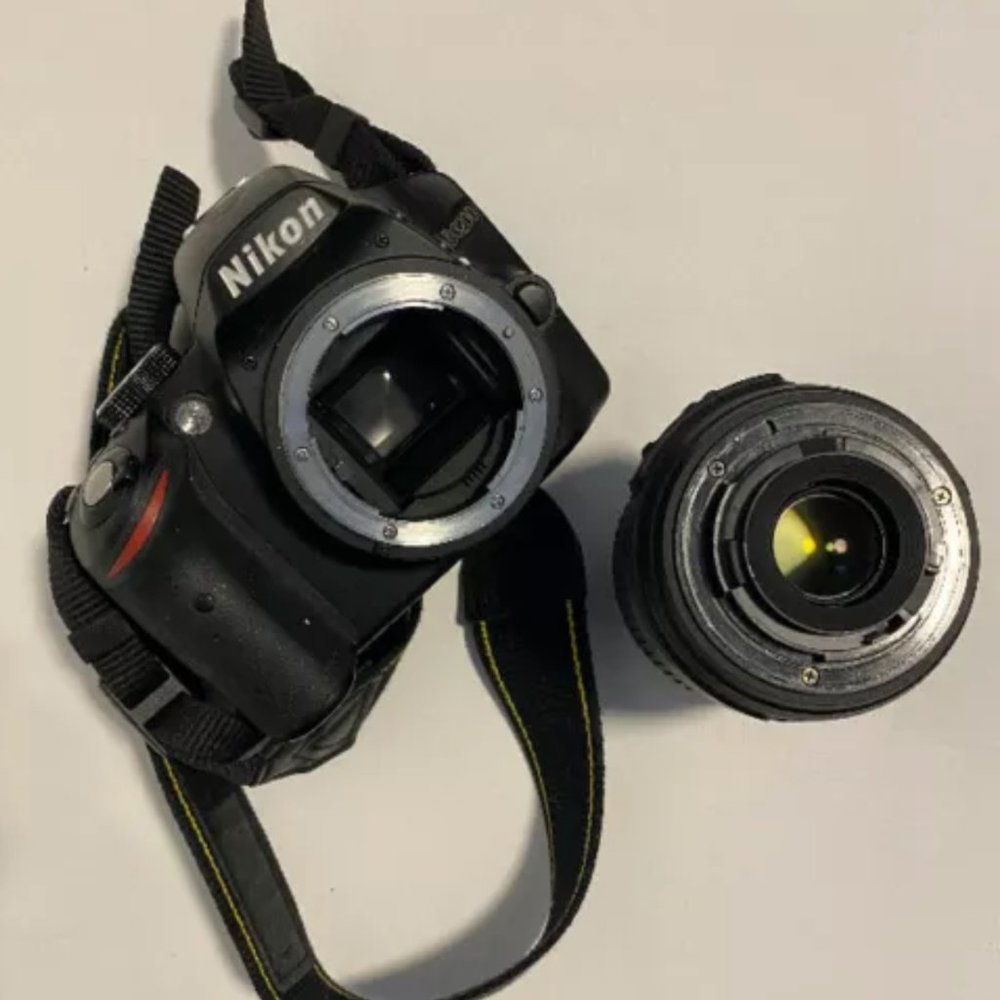 Nikon DSLR Camera D3200 Bundle With Two Lens, Timelapse Remote and More - Picture 8 of 12